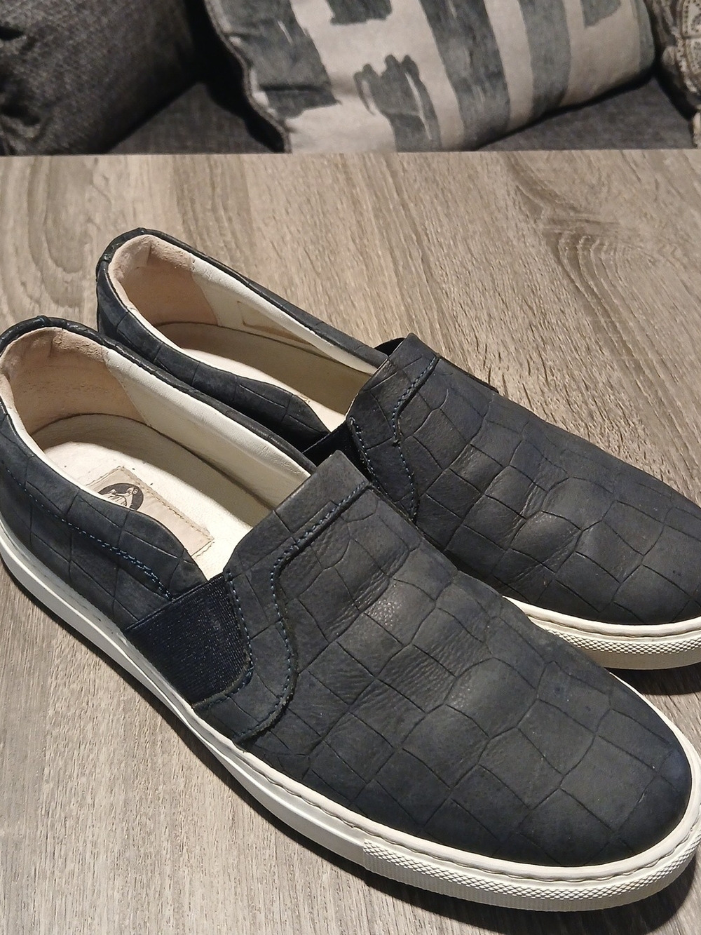 Lanvin Navy Blue Croc-Embossed Suede Slip-On Skate Sneakers - Size EU 38 - Picture 4 of 13